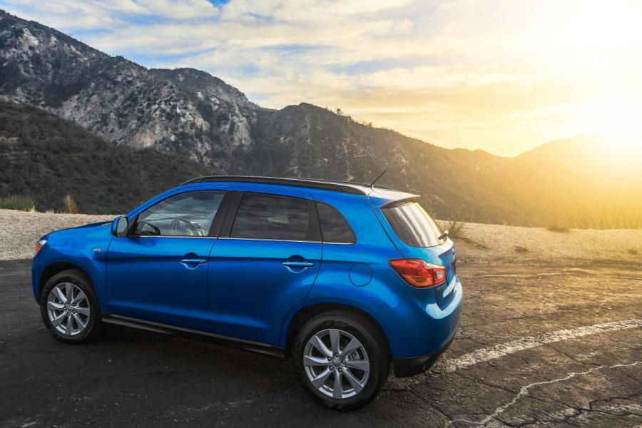  Mitsubishi Outlander Sport SE 2014 года  (фото 6 из 9)